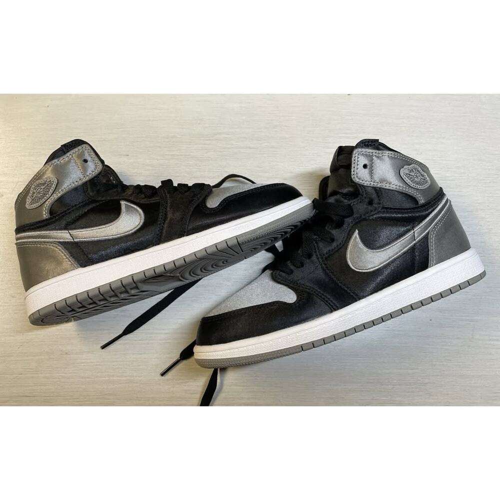 Jordan 1 Retro High OG Satin Shadow youth 2.5 -New- No Box